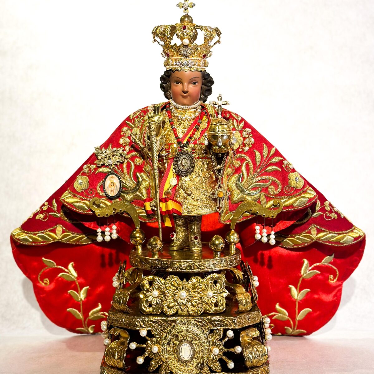 La figura del santo en la literatura y el arte