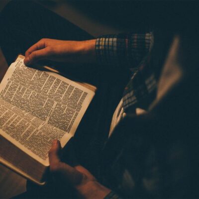 Cómo fomentar la lectura de la Biblia entre los jóvenes