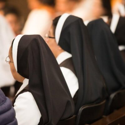 Cómo fomentar la vocación religiosa en la familia