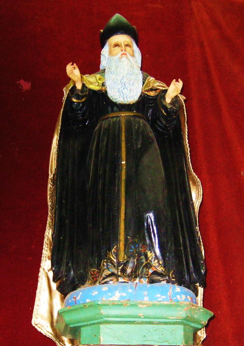 Honrando la devoción al santo patrono de los sacerdotes