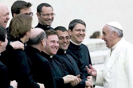- Recomendaciones⁤ para entender⁣ y vivir la⁢ vocación sacerdotal en ​un mundo en constante cambio