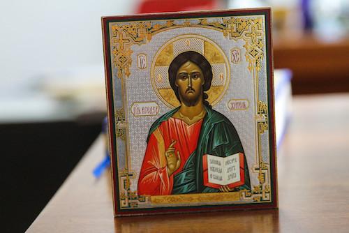 Influencia de la iconografía cristiana en‌ las tendencias actuales