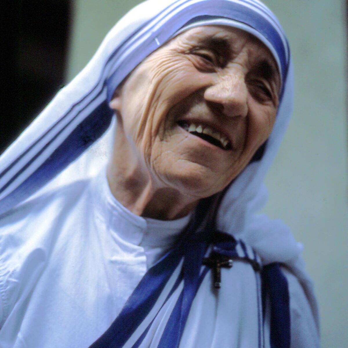 Santa Teresa de Calcuta: Madre de los pobres y ejemplo de misericordia