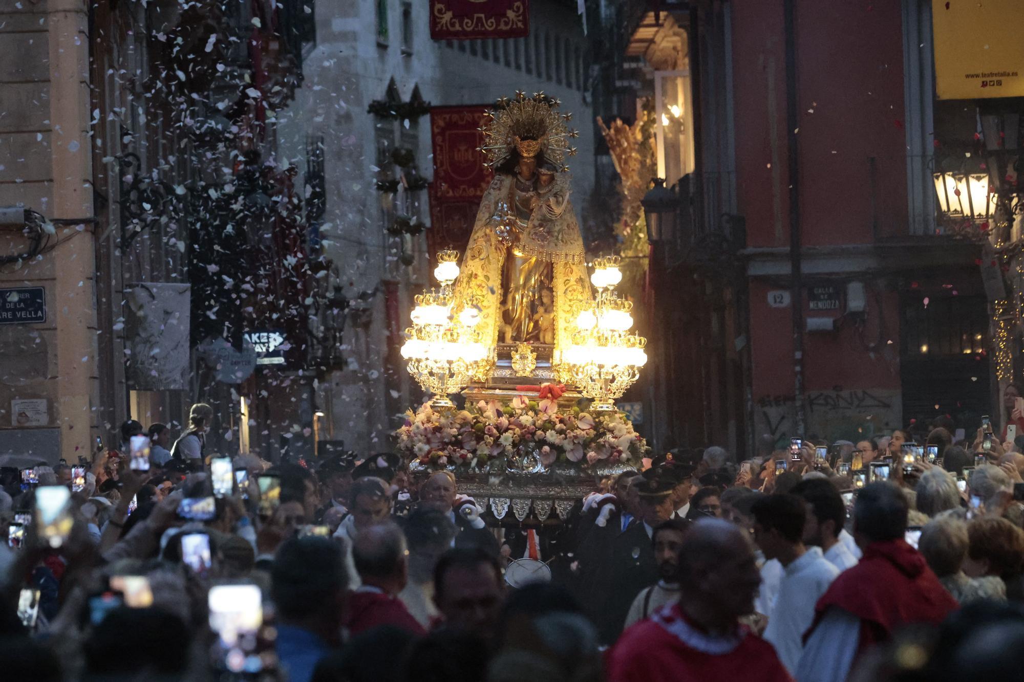 Consejos para disfrutar al máximo de la Procesión de la Virgen de los Desamparados