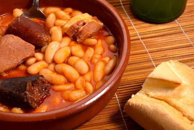 Disfruta de la gastronomía tradicional asturiana después de tu visita