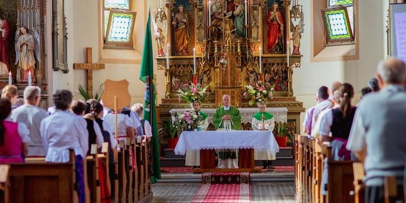 El catolicismo como agente⁢ de ‍preservación lingüística